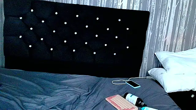 Alicee Moonn online show from February 24, 9:02 pm