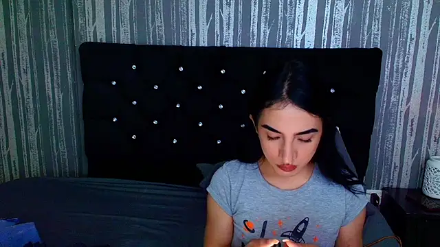 Alicee Moonn online show from March 25, 7:39 pm