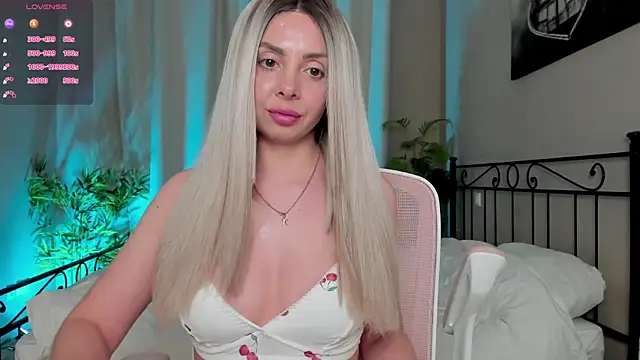 VelvetEliza online show from June 6, 9:10 pm