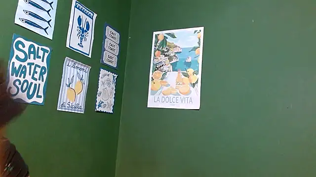 Roxiehood online show from January 8, 1:42 am