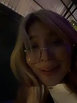 YunoRose  online show from March 15, 4:25 am