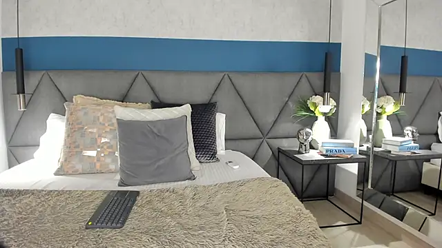 Mia Roswell online show from October 9, 11:31 pm