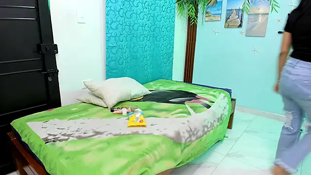 eladyrous98 online show from October 4, 2:32 pm