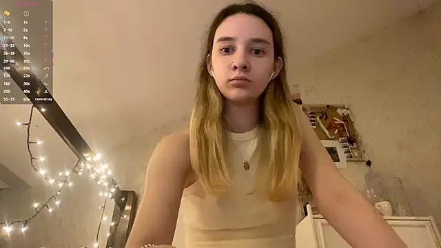 Snapshot of DanaCore chatting on September 17, 6:50 pm DanaCore online show from September 17, 6:50 pm