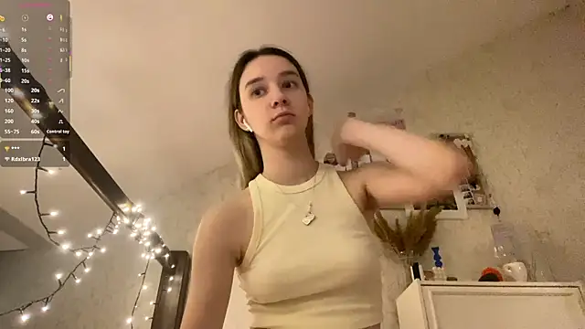 Snapshot of DanaCore chatting on September 18, 7:01 pm DanaCore online show from September 18, 7:01 pm