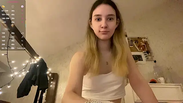 Snapshot of DanaCore chatting on September 21, 4:38 pm DanaCore online show from September 21, 4:38 pm
