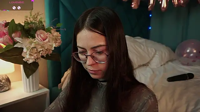 ywixos online show from February 24, 2:38 pm