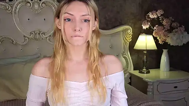 Snapshot of CindyFors chatting on September 17, 9:02 pm CindyFors online show from September 17, 9:02 pm