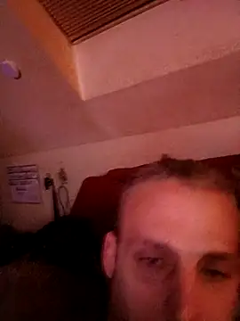 Snapshot of Stranwunder69 chatting on October 16, 10:18 am Stranwunder69 online show from October 16, 10:18 am