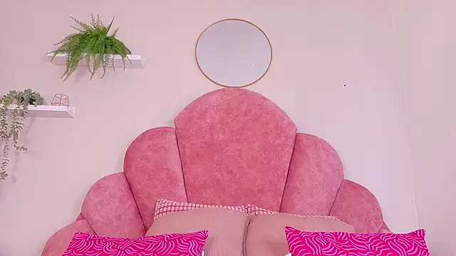 Snapshot of TiffValentinee_ chatting on October 14, 7:38 pm TiffValentinee online show from October 14, 7:38 pm