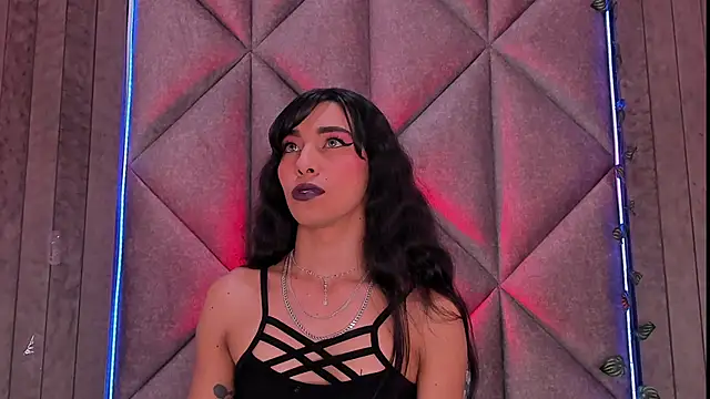 TiffValentinee  online show from November 1, 8:35 pm