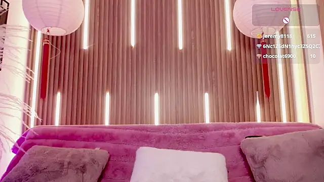 MylaDreams online show from December 20, 3:54 am