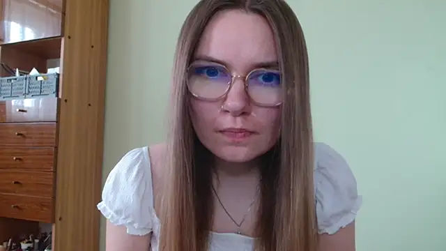 LooveELLYx online show from July 23, 6:32 am