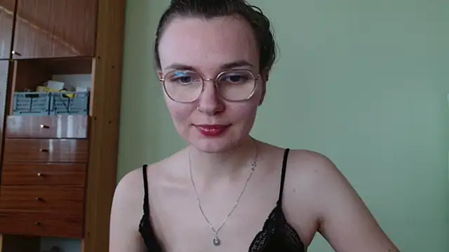 Snapshot of LooveELLYx chatting on October 7, 1:37 pm LooveELLYx online show from October 7, 1:37 pm