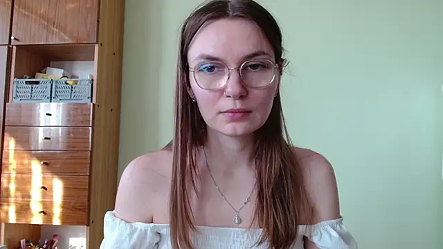 Snapshot of LooveELLYx chatting on October 3, 1:49 pm LooveELLYx online show from October 3, 1:49 pm