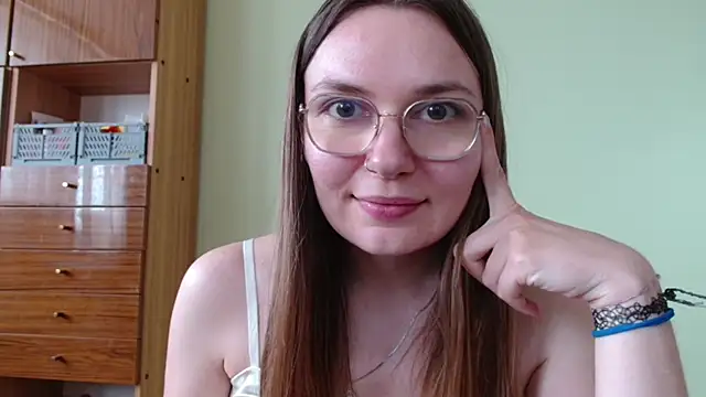 LooveELLYx online show from June 3, 2:33 pm