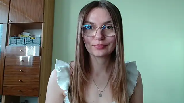 Snapshot of LooveELLYx chatting on October 2, 1:38 pm LooveELLYx online show from October 2, 1:38 pm
