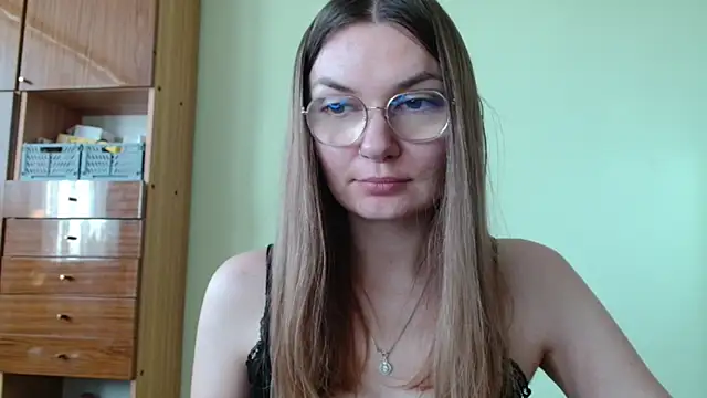 Snapshot of LooveELLYx chatting on September 21, 1:32 pm LooveELLYx online show from September 21, 1:32 pm