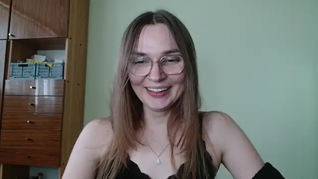 Snapshot of LooveELLYx chatting on October 8, 1:48 pm LooveELLYx online show from October 8, 1:48 pm