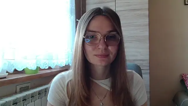 LooveELLYx online show from November 4, 8:08 am