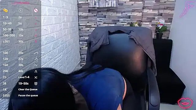 isabelsaenzxx online show from September 14, 12:36 pm