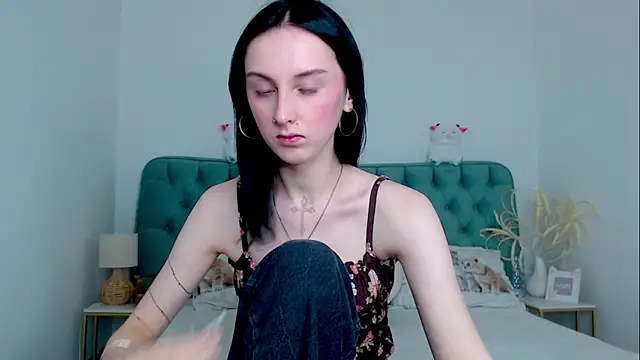 Snapshot of Little_moly999 chatting on October 8, 8:57 pm Little moly999 online show from October 8, 8:57 pm