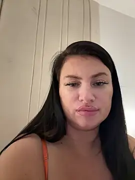 Desire-XOXOX online show from September 12, 6:59 pm