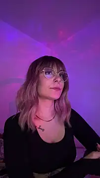 alesziarose online show from November 18, 11:59 pm