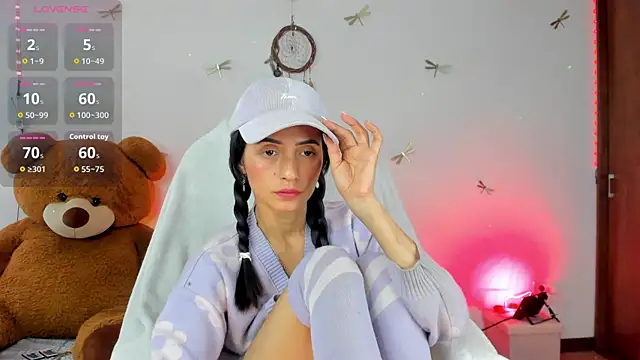 Snapshot of princessluna_19 chatting on September 18, 8:51 pm princessluna 19 online show from September 18, 8:51 pm
