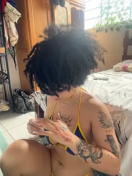 CamillyBlum online show from November 25, 7:04 pm