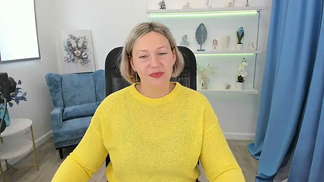 Snapshot of NinaStarle chatting on October 8, 4:39 am NinaStarle online show from October 8, 4:39 am