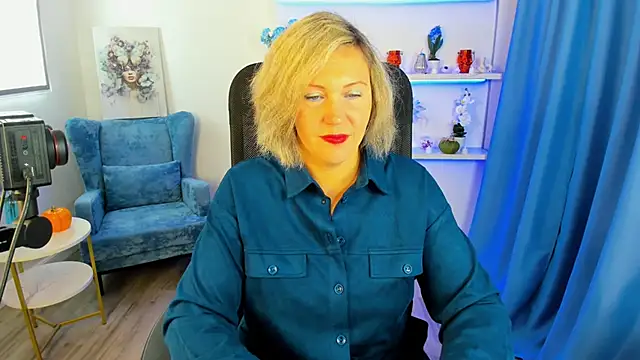 Snapshot of NinaStarle chatting on October 18, 4:59 am NinaStarle online show from October 18, 4:59 am