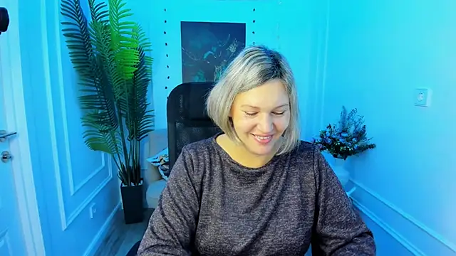 Snapshot of NinaStarle chatting on October 15, 4:37 am NinaStarle online show from October 15, 4:37 am