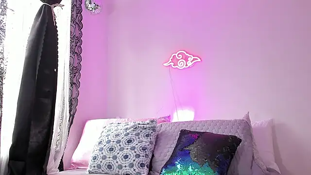 Snapshot of Londonttipton chatting on September 22, 4:38 pm Londonttipton online show from September 22, 4:38 pm