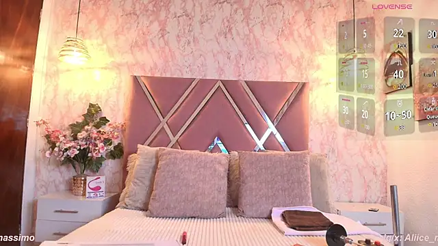 Snapshot of Aliice1_ chatting on September 13, 10:40 pm Aliice1 online show from September 13, 10:40 pm