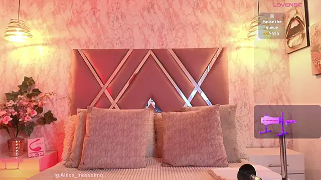 Snapshot of Aliice1_ chatting on October 7, 6:56 pm Aliice1 online show from October 7, 6:56 pm