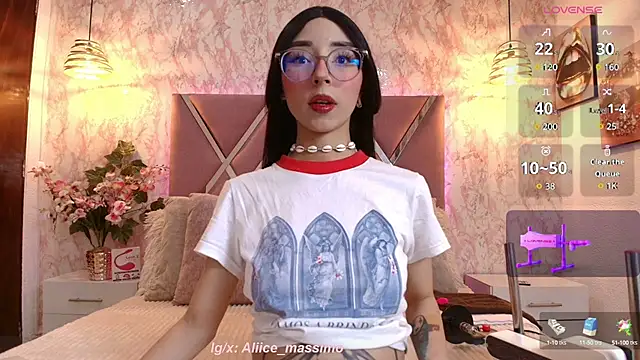 Snapshot of Aliice1_ chatting on September 14, 10:51 pm Aliice1 online show from September 14, 10:51 pm