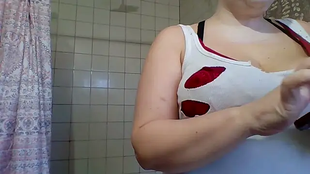 Snapshot of Melissamarcosx4 chatting on October 9, 5:06 pm Melissamarcosx4 online show from October 9, 5:06 pm
