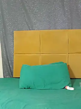 HugeTitisxx online show from July 27, 11:51 am