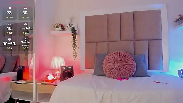 Alisson Owen online show from October 5, 4:17 am