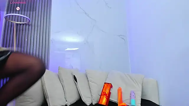 kiaratentation online show from October 1, 8:36 pm