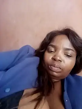 ShySexyBaddiexx online show from December 20, 6:50 am