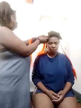 ShySexyBaddiexx online show from November 19, 8:25 am