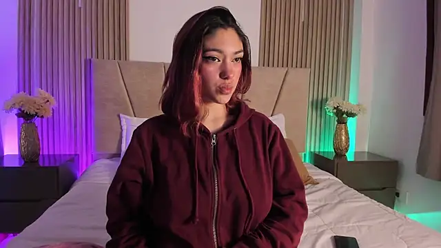 Victoria Beaumont online show from April 13, 11:55 am