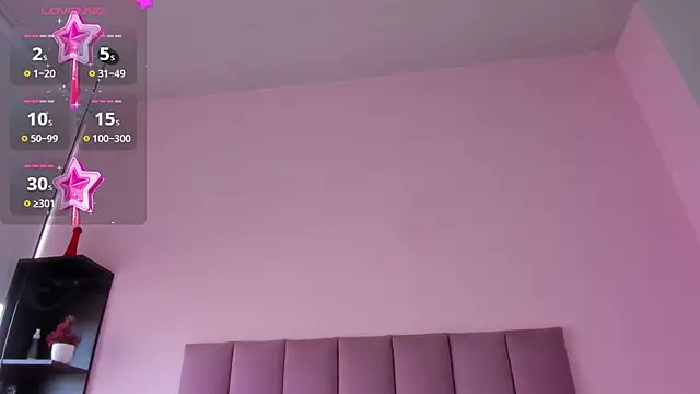 Snapshot of violet_myerrs chatting on October 18, 12:52 pm violet myerrs online show from October 18, 12:52 pm