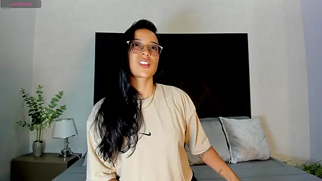 zoe martins  online show from June 9, 5:34 pm
