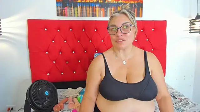 carolinacrus01 online show from September 22, 5:22 pm