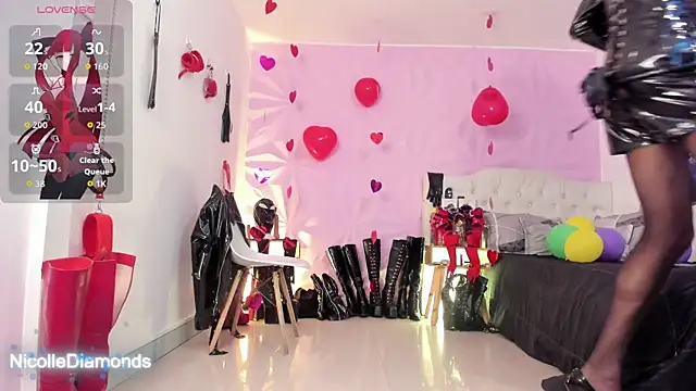Snapshot of NicolleDiamonds_cg chatting on September 15, 1:08 pm NicolleDiamonds cg online show from September 15, 1:08 pm