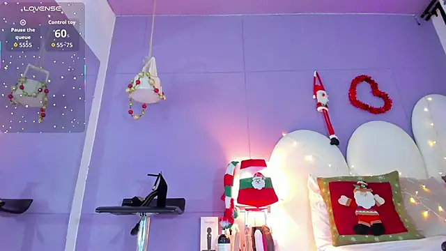 my aleja  online show from December 2, 1:24 pm