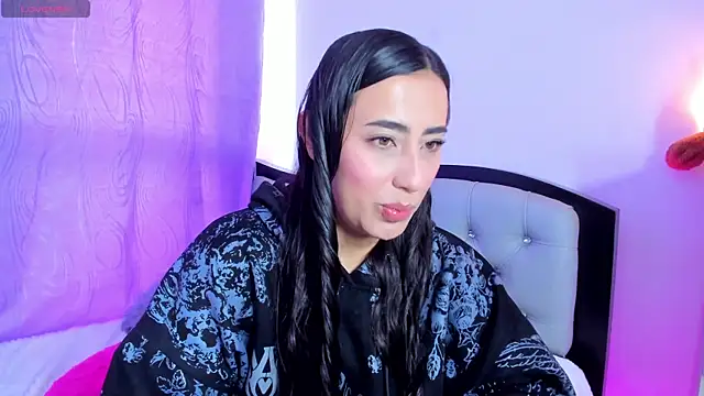 my aleja  online show from April 25, 12:52 pm